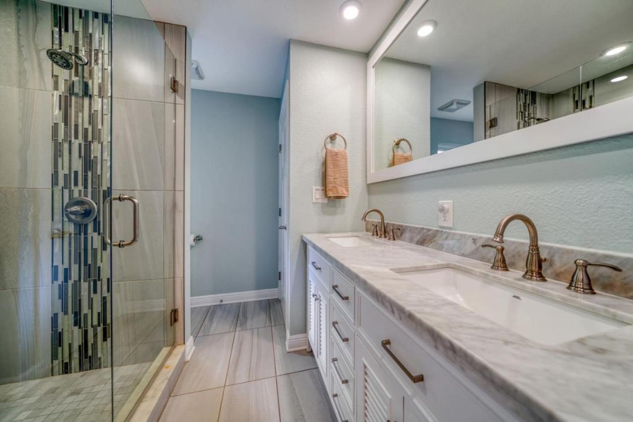 Four Shores Unit 3 Gulf Condo Direct Gulf With Pool And Spa Clearwater Beach Exterior photo